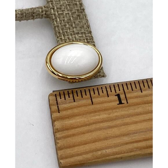 TRIFARI Vintage Earrings Gold Tone White Plastic Cabochon Studs Estate - Picture 8 of 9